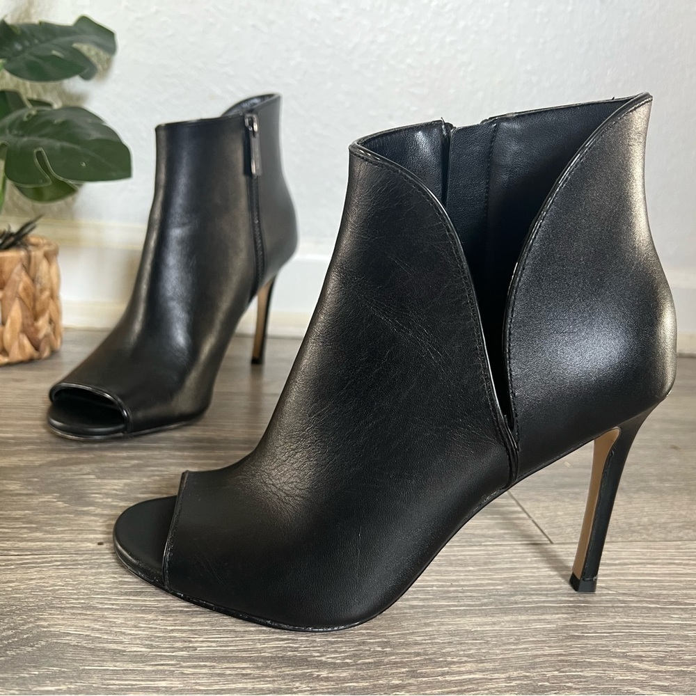 Michael kors Harper open toe ankle bootie in size 7